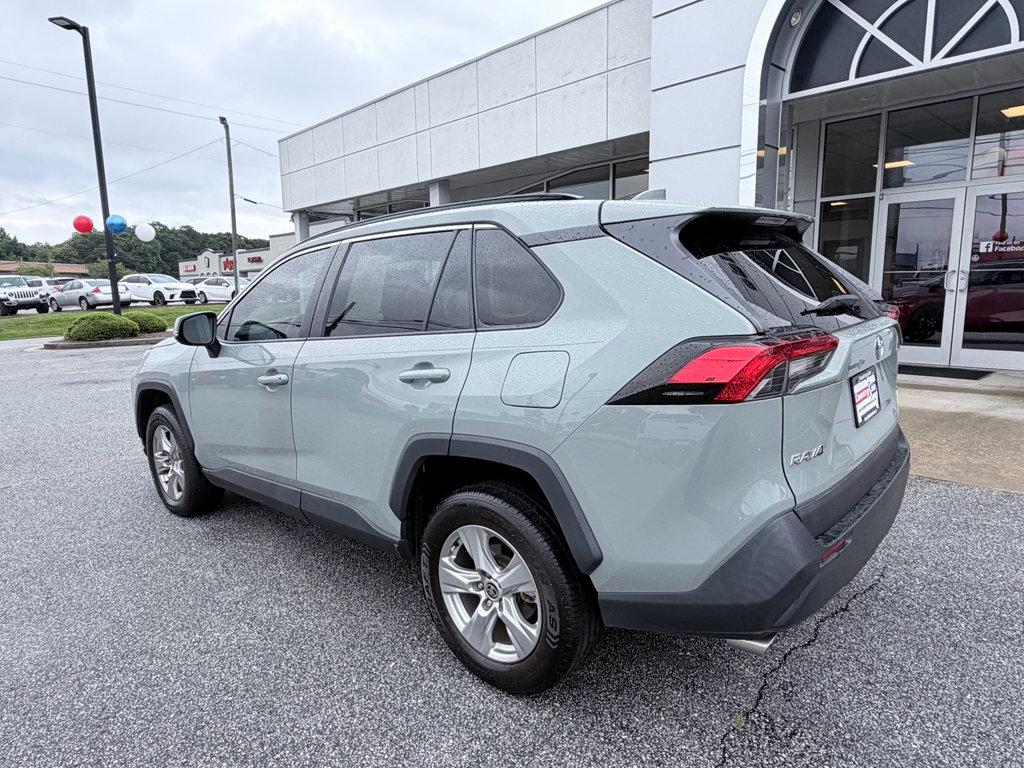 Used 2022 Toyota RAV4 XLE w/ Convenience Package FWD image 7