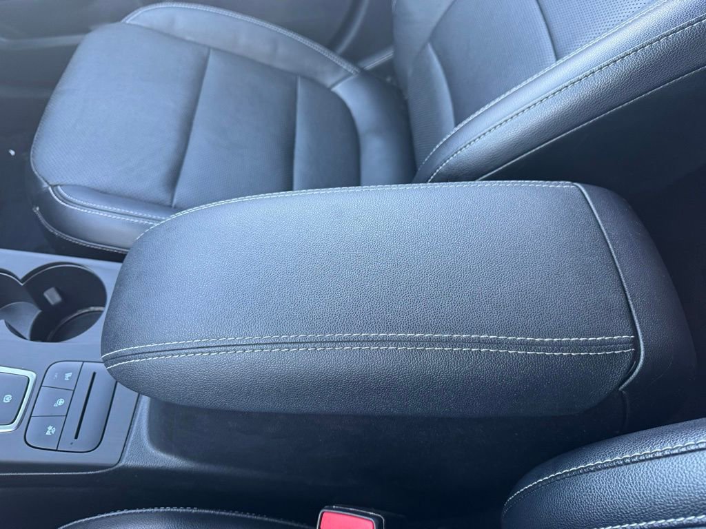 Certified 2020 Ford Escape Titanium AWD/4WD image 20