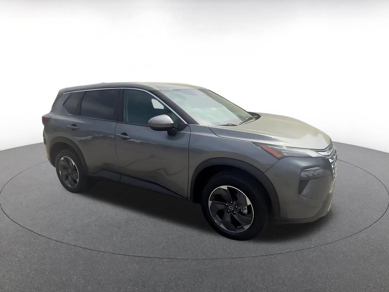 Used 2025 Nissan Rogue SV FWD image 3