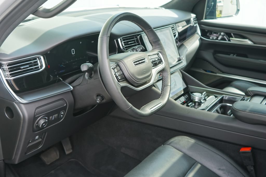Used 2025 Jeep Grand Wagoneer L Series II Obsidian w/ Quick Order Packagew 28T AWD/4WD image 13