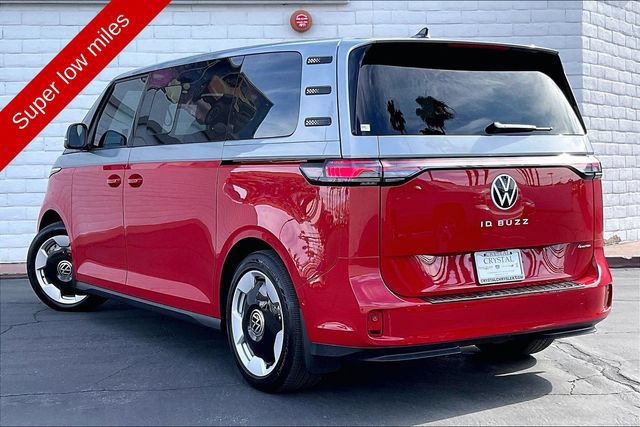Used 2025 Volkswagen ID. Buzz Pro S Plus AWD/4WD image 10