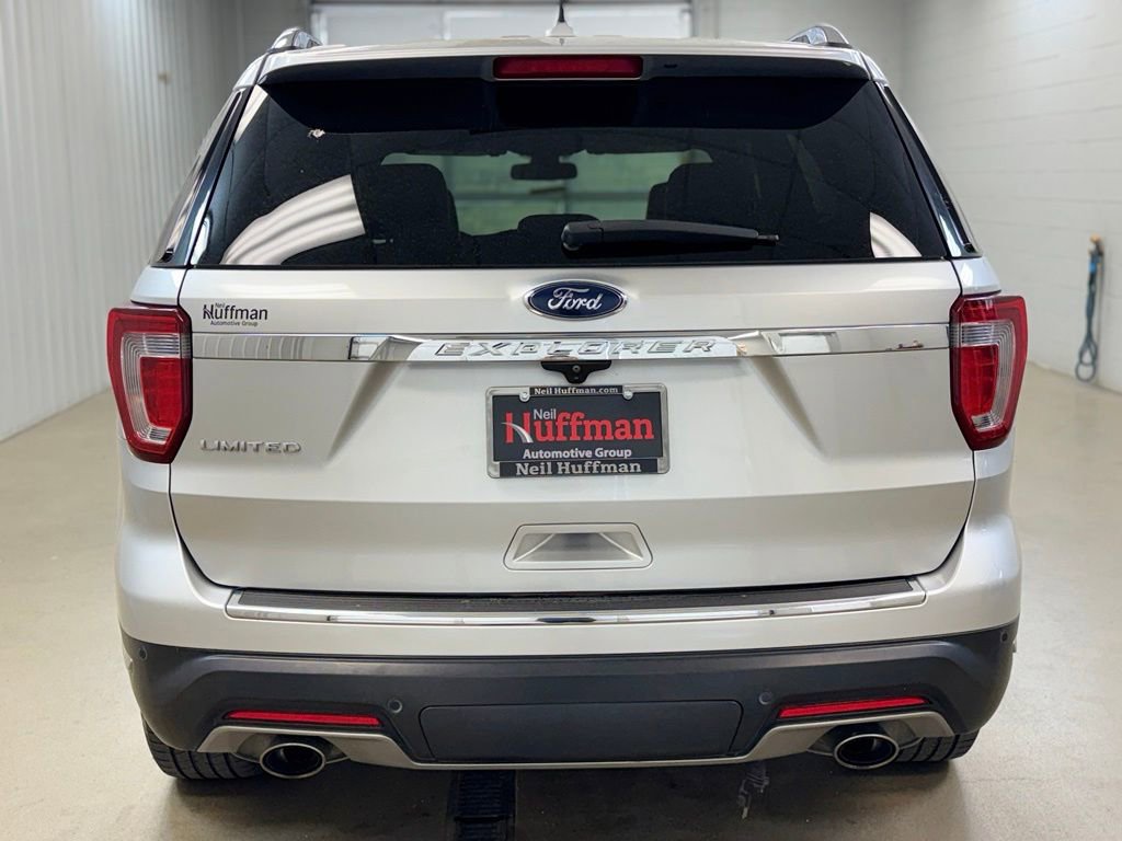 Used 2018 Ford Explorer Limited w/ Equipment Group 301A FWD image 6