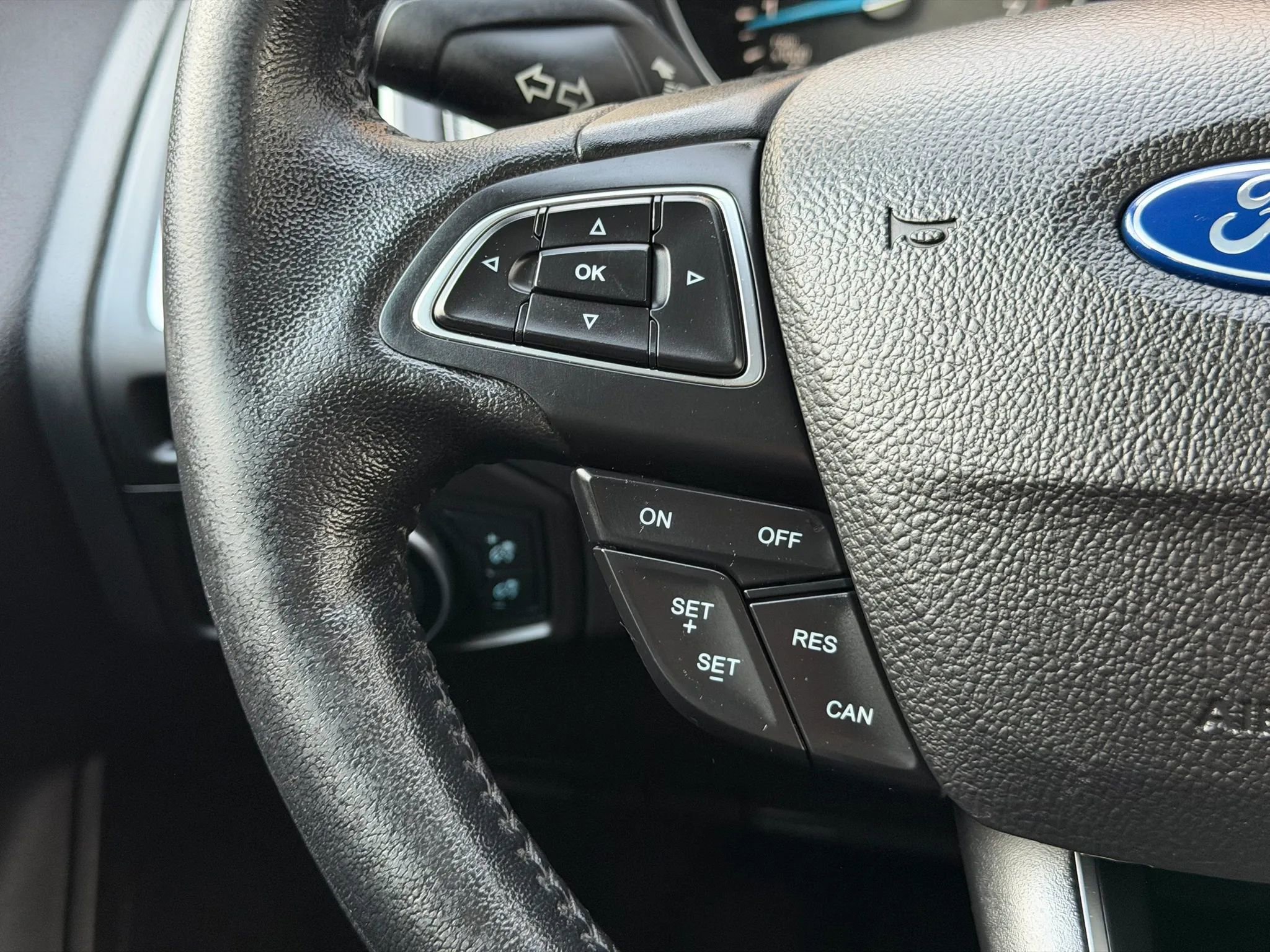 Used 2016 Ford Focus Titanium FWD image 34