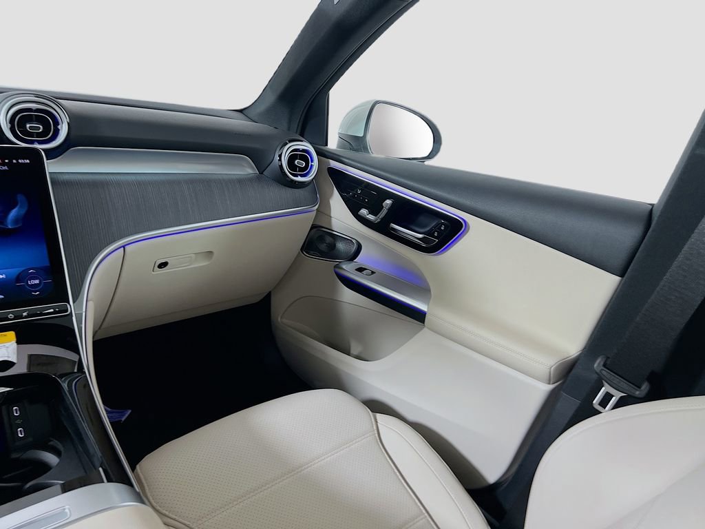 Used 2026 Mercedes-Benz GLC 350e 4MATIC image 27