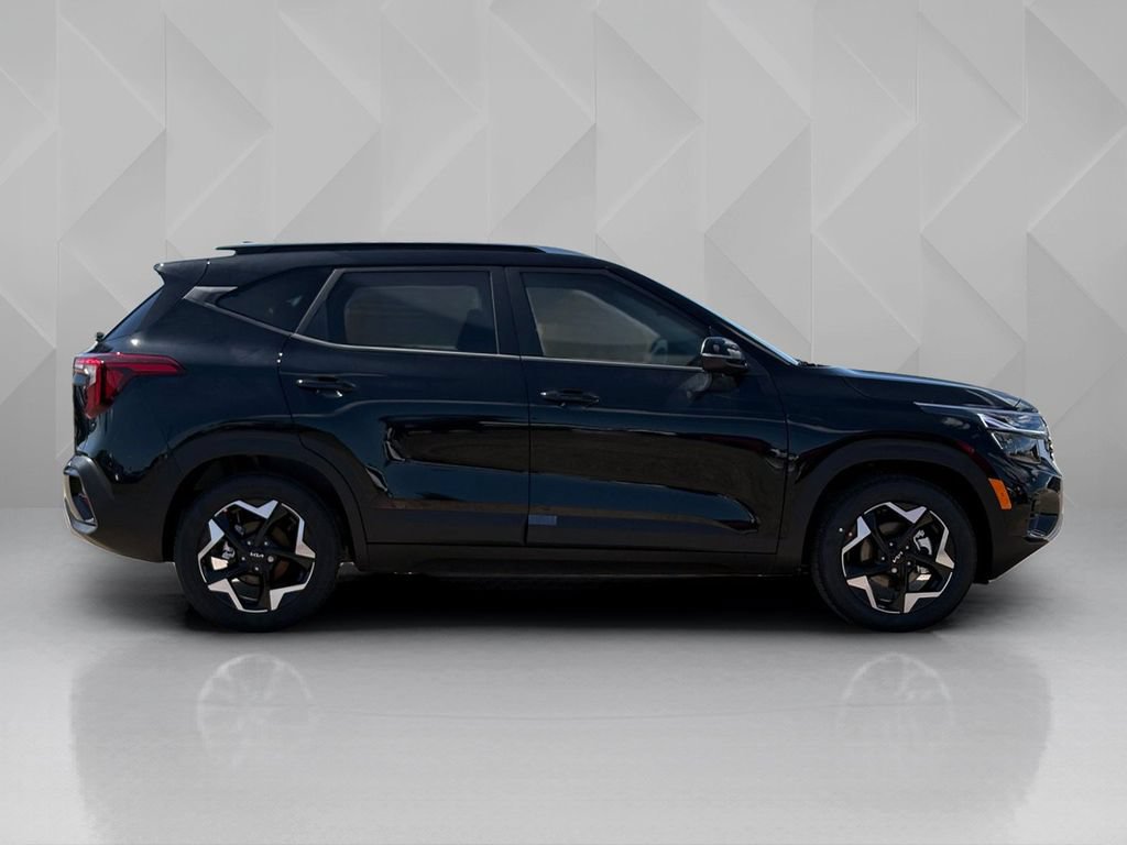 New 2026 Kia Seltos S FWD image 4