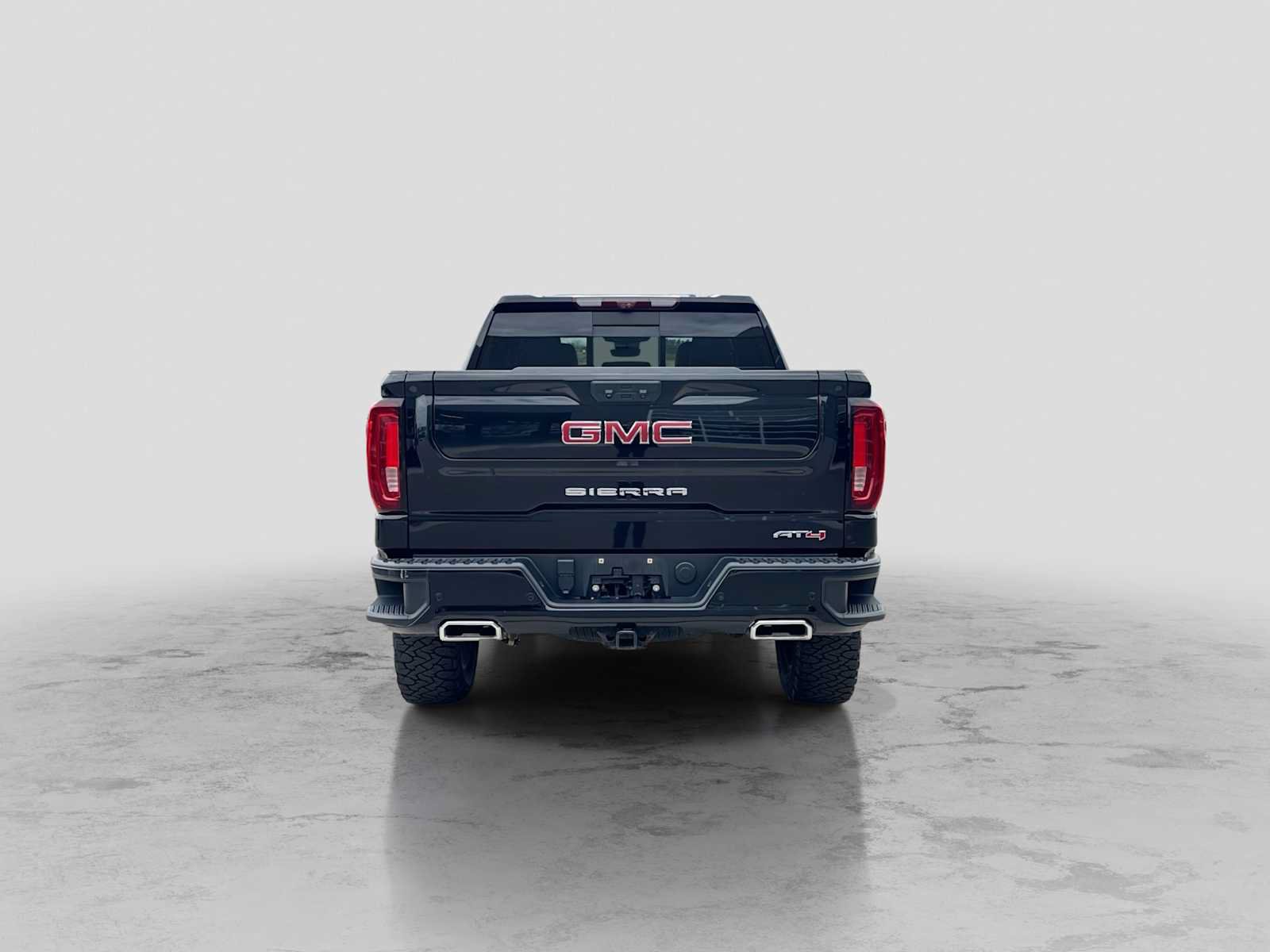 Used 2023 GMC Sierra 1500 AT4 w/ Technology Package AWD/4WD image 5