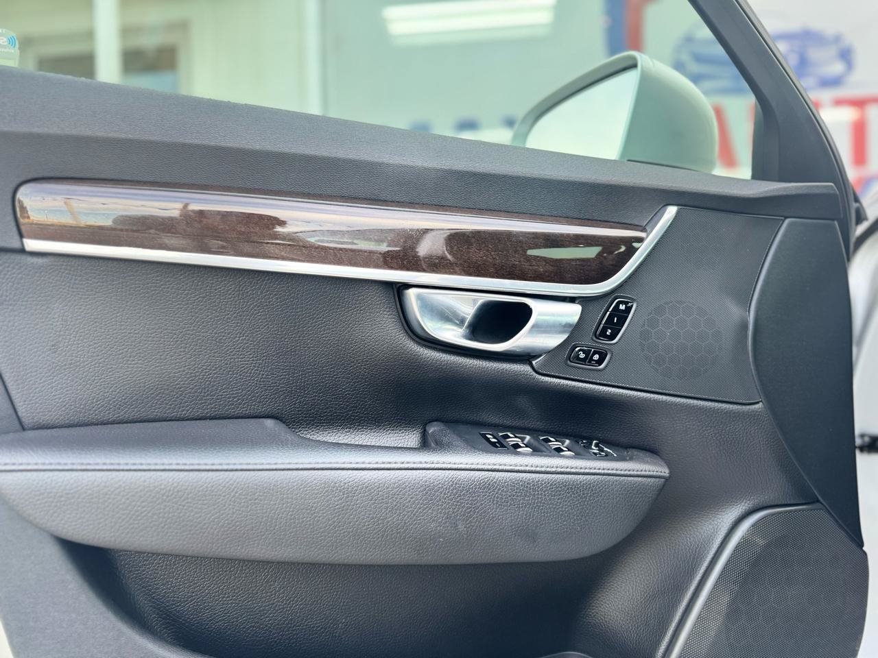 Used 2018 Volvo S90 T5 Momentum w/ Convenience Package AWD/4WD image 39