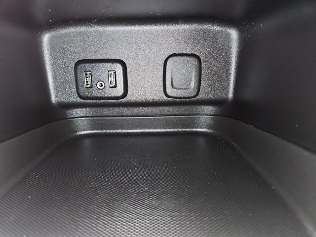 Used 2018 Chevrolet Equinox LT w/ Sun & Infotainment Package image 10