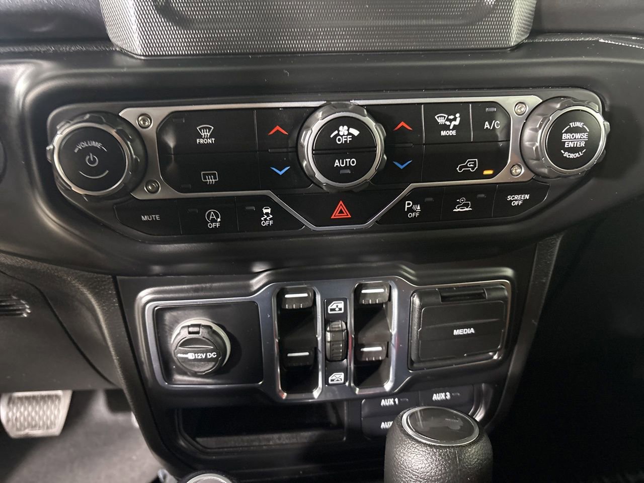 Used 2022 Jeep Wrangler Unlimited Sport image 17