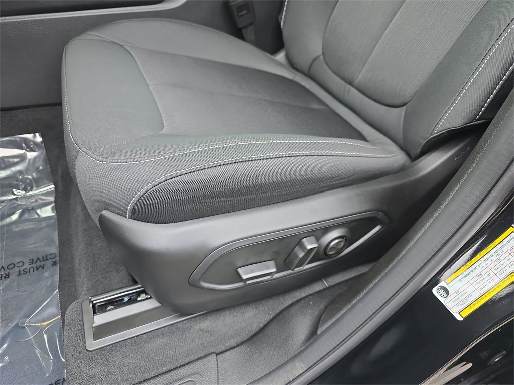 New 2025 Jeep Grand Cherokee Laredo w/ Luxury Tech Group I image 29