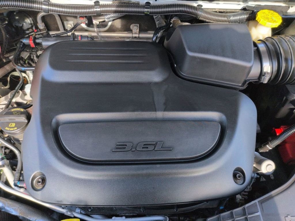 Used 2024 Chrysler Pacifica Limited image 33