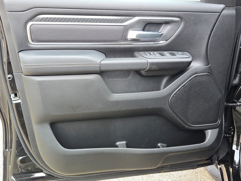 New 2026 RAM 1500 4x4 Crew Cab image 21