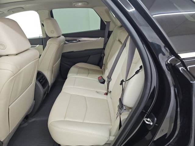 Used 2021 Cadillac XT5 Premium Luxury AWD/4WD image 3