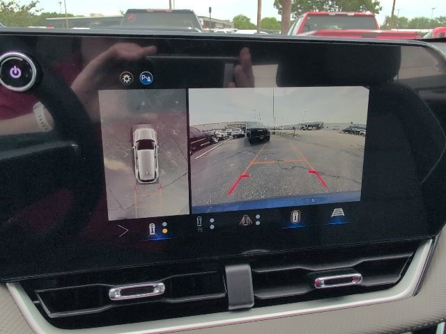 New 2026 Chevrolet Equinox LT w/ Convenience Package II FWD image 24