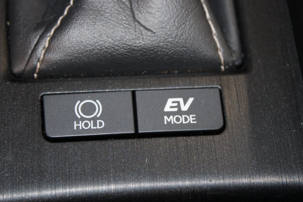 Used 2020 Lexus ES 300h w/ Accessory Package FWD image 39