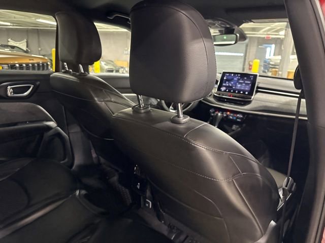 Used 2023 Jeep Compass Latitude w/ Convenience Group AWD/4WD image 21