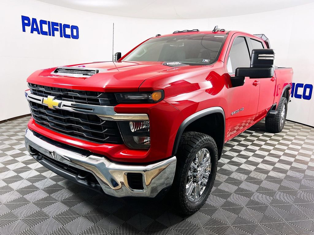 Used 2024 Chevrolet Silverado 2500 LT w/ Snow Plow Prep/Camper Package image 4
