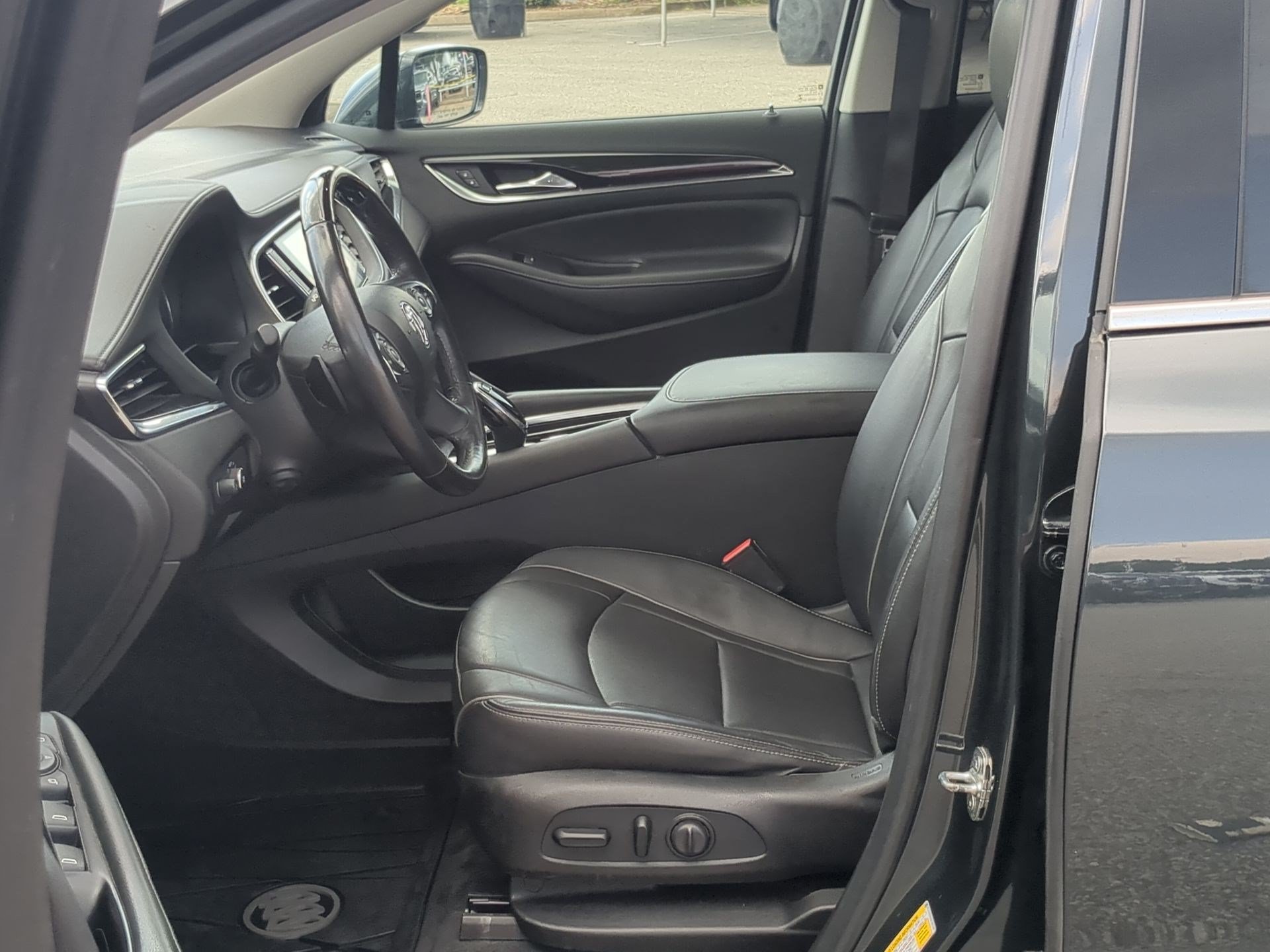 Used 2019 Buick Enclave Avenir w/ Avenir Technology Package FWD image 11
