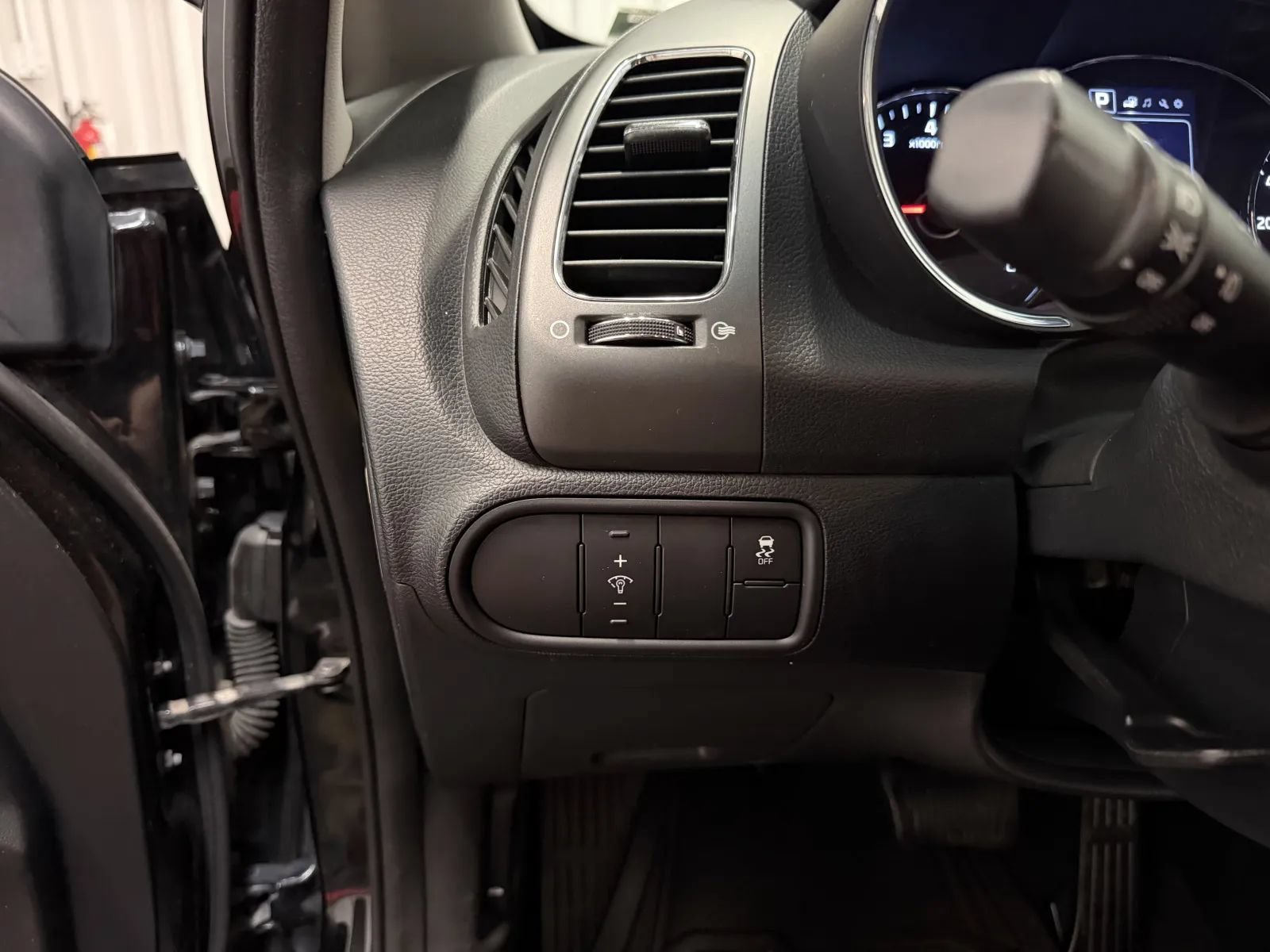 Used 2017 Kia Forte LX w/ LX Popular Plus Package FWD image 25