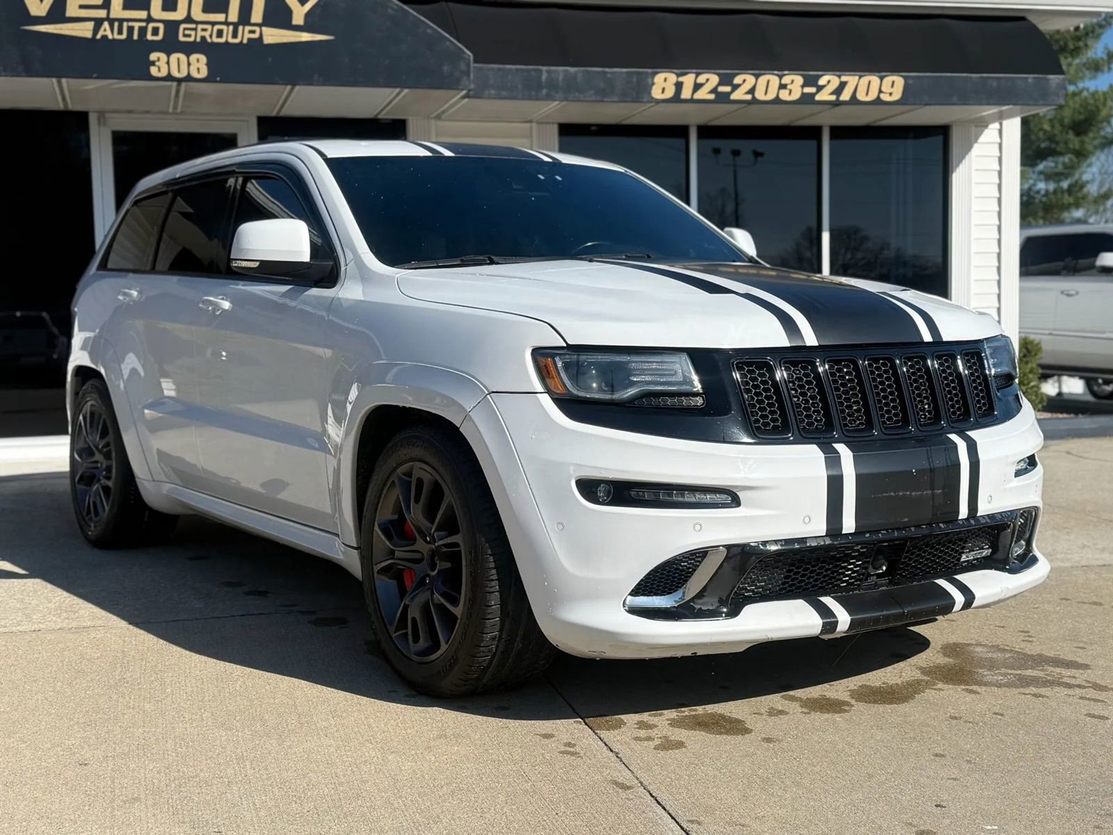 Used 2015 Jeep Grand Cherokee SRT image 2