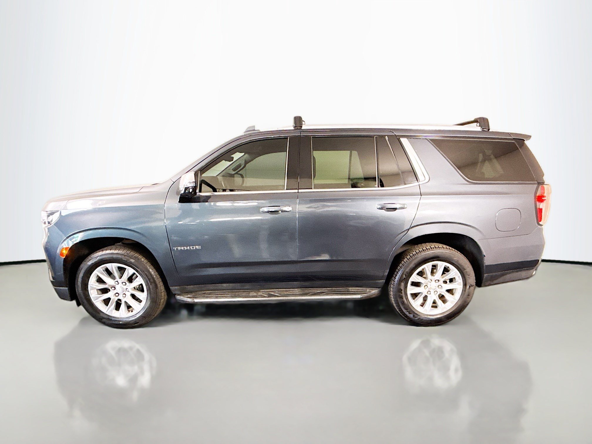 Used 2021 Chevrolet Tahoe Premier w/ Premium Package AWD/4WD image 6