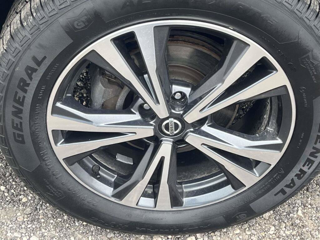 Used 2020 Nissan Rogue SV w/ Premium Package AWD/4WD image 14