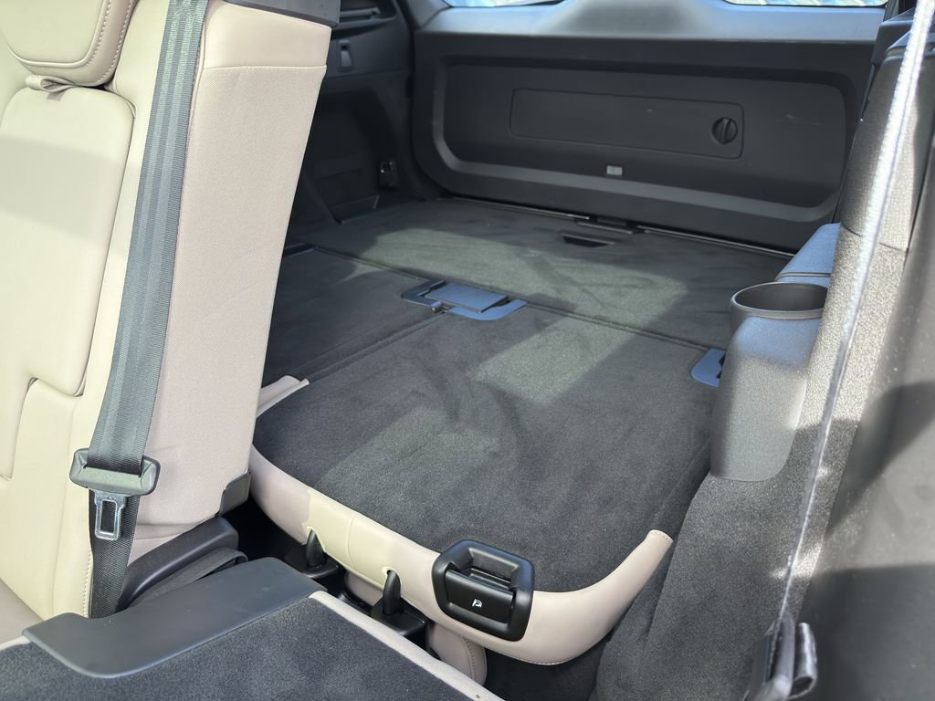 Certified 2025 Volvo XC90 B6 Plus image 12