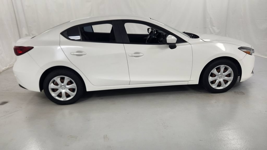 Used 2017 MAZDA MAZDA3 Sport FWD image 2
