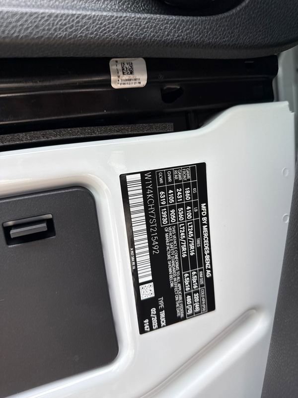 Used 2025 Mercedes-Benz Sprinter 2500 image 30