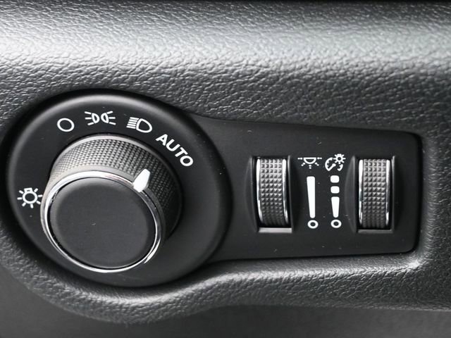 New 2026 Chrysler Voyager LX FWD image 34