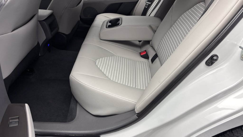 Certified 2024 Toyota Camry SE FWD image 32