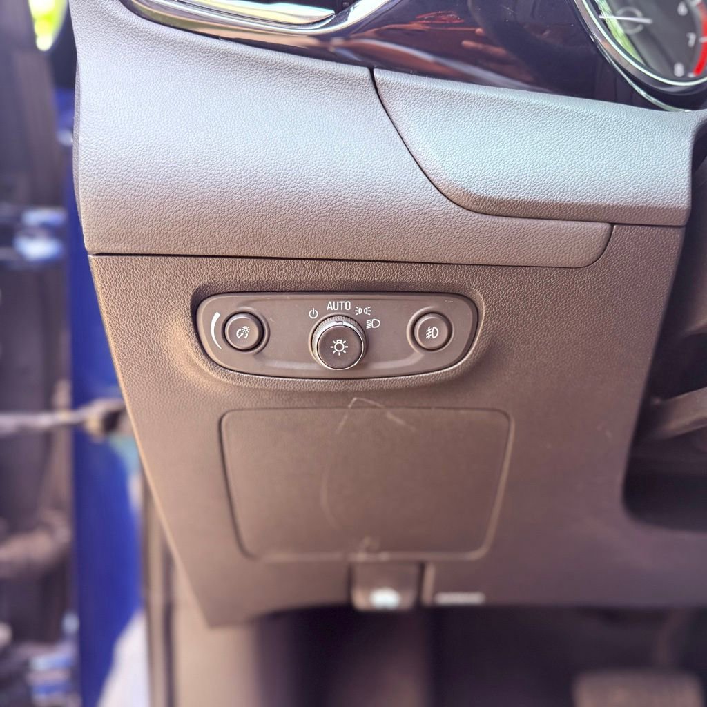 Used 2023 Buick Encore GX Select image 21