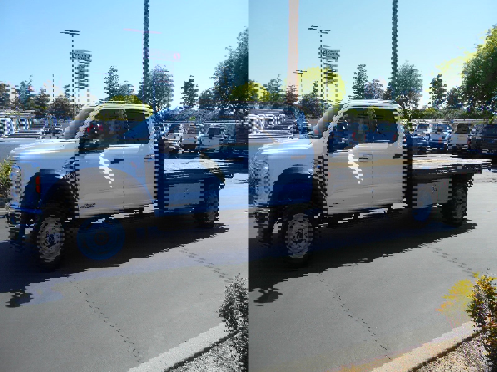 Used 2024 Ford F550 4x4 Crew Cab Super Duty image 6