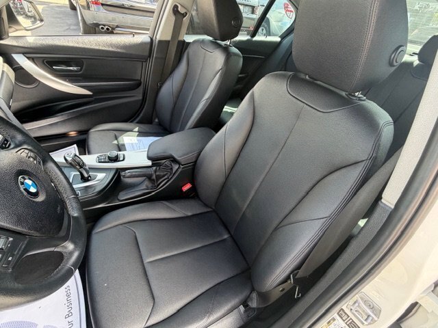 Used 2014 BMW 320i Sedan RWD image 10