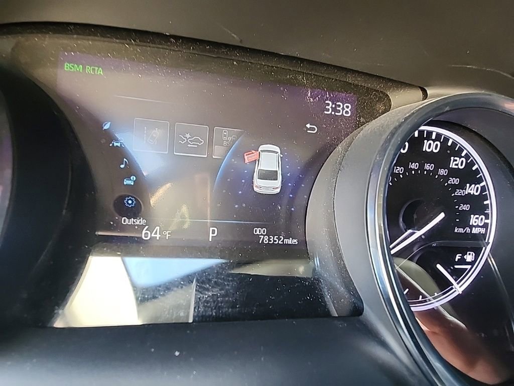 Used 2019 Toyota Camry XLE image 14