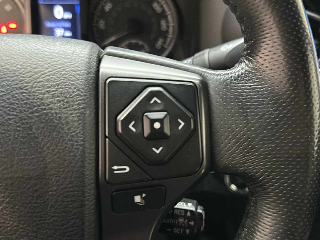Used 2019 Toyota Tacoma TRD Off-Road w/ Technology Package AWD/4WD image 26