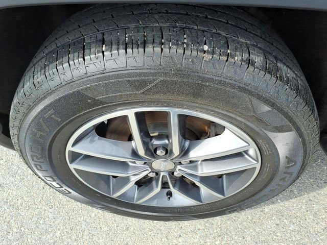 Used 2017 Jeep Grand Cherokee Limited image 9