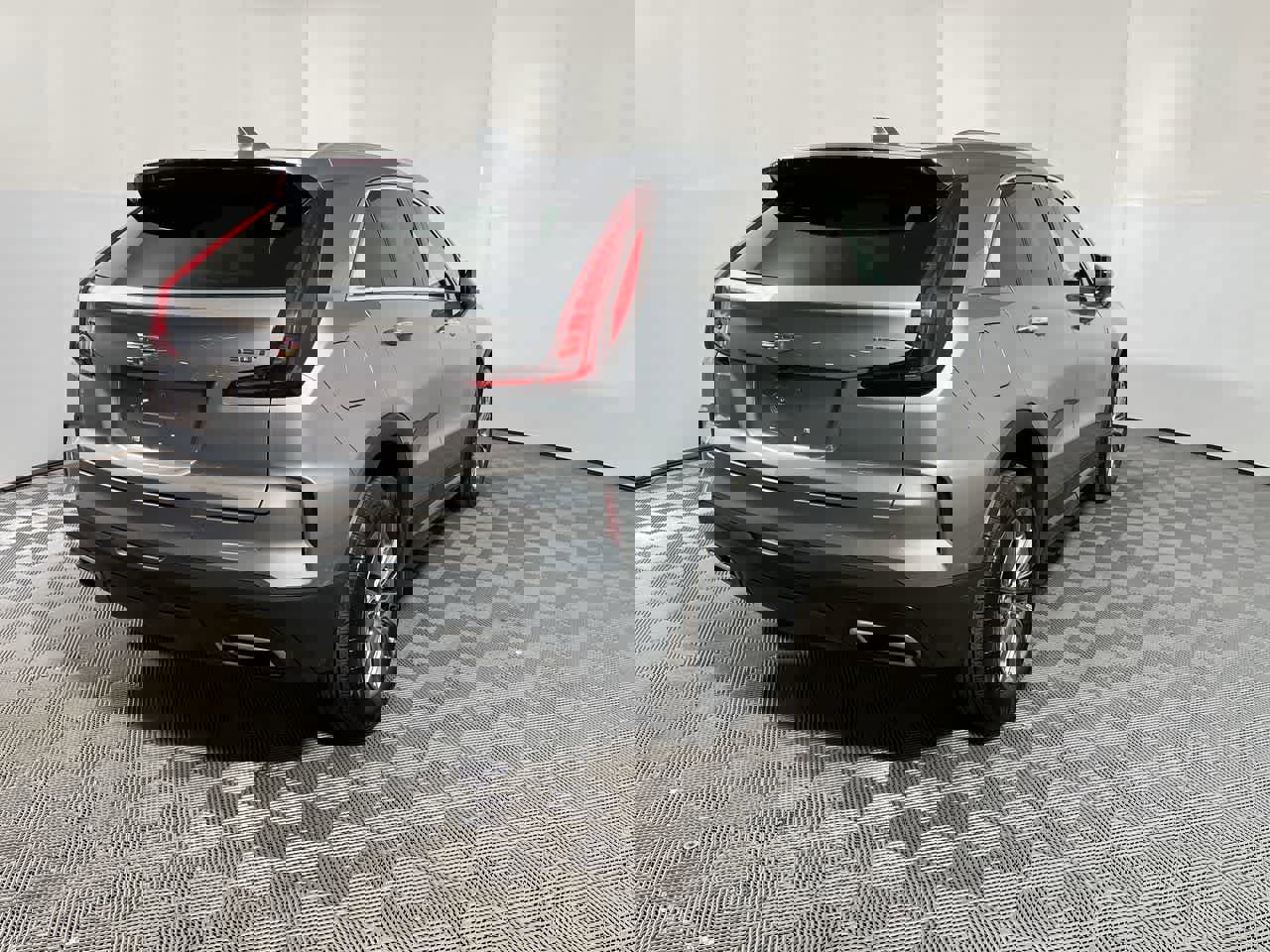 Used 2025 Cadillac XT4 Premium Luxury image 8