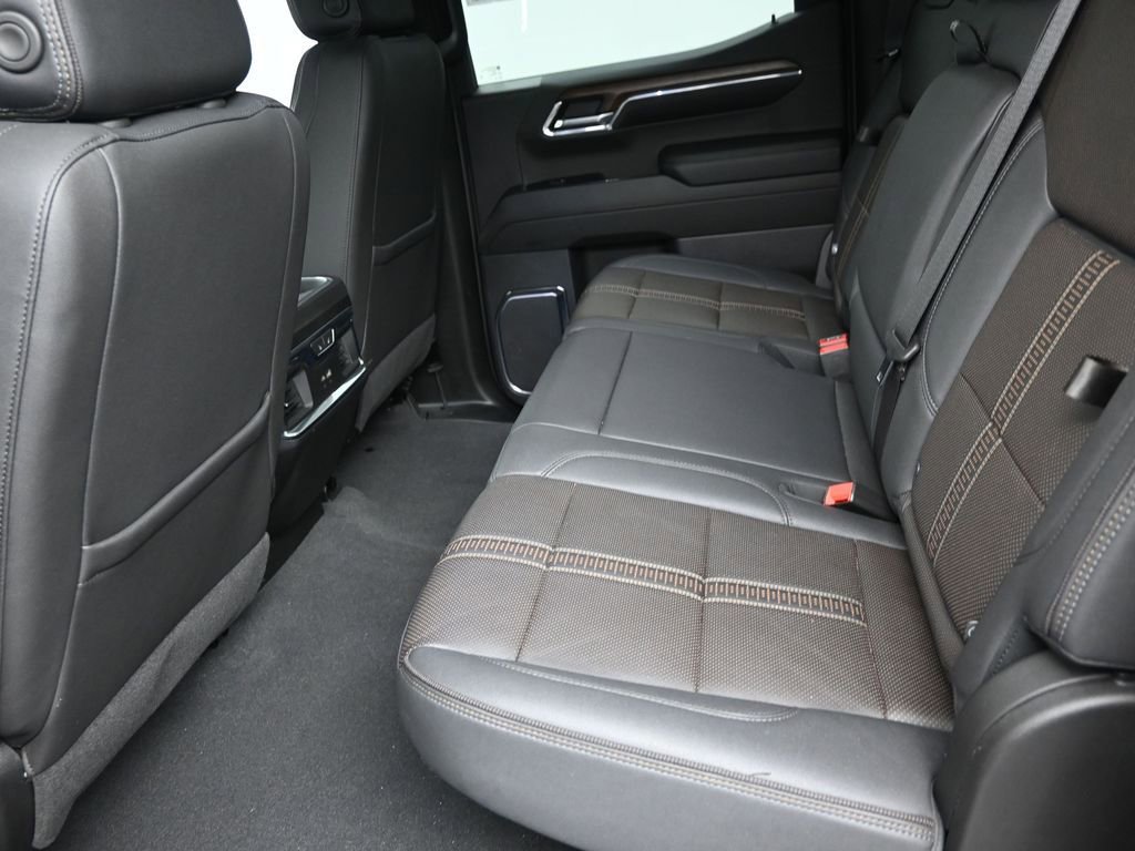 Used 2024 Chevrolet Silverado 1500 High Country RWD image 11