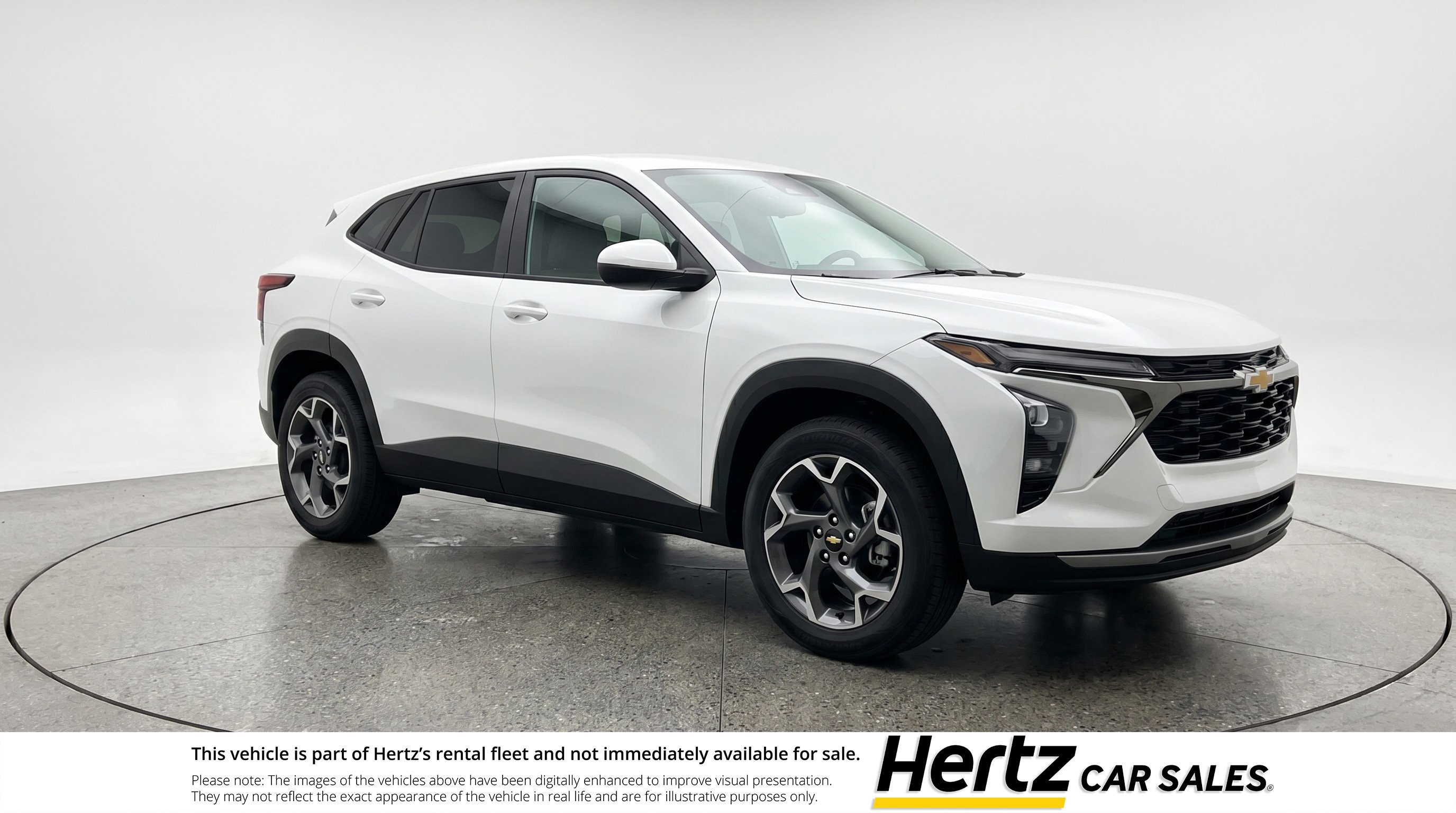 Used 2025 Chevrolet Trax LT FWD image 1