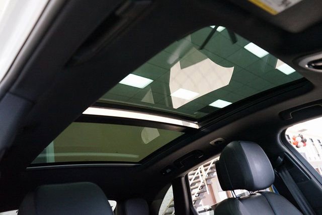 Used 2017 Porsche Macan S image 9