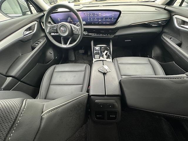Used 2025 Buick Envision Avenir image 26