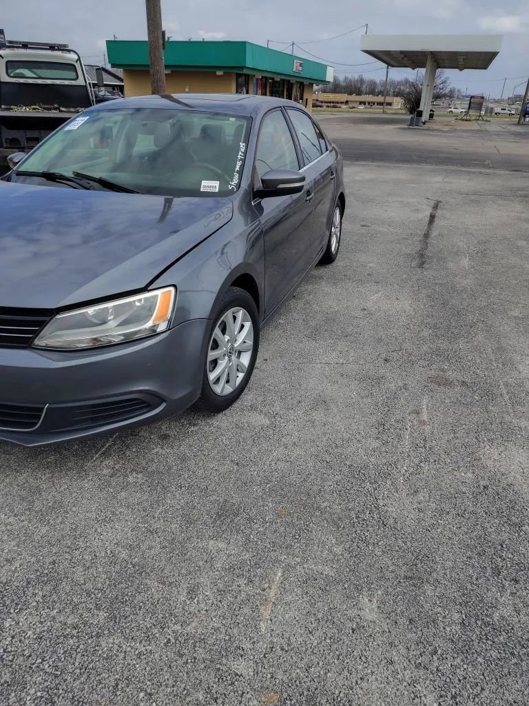 Used 2014 Volkswagen Jetta SE image 2