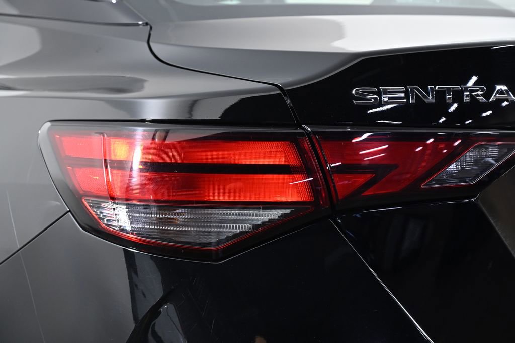 Certified 2023 Nissan Sentra SV FWD image 8