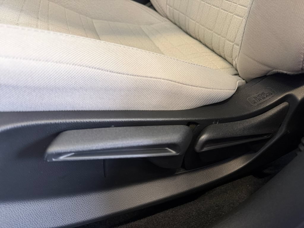 Used 2023 Honda HR-V LX image 27