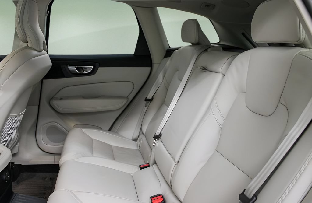 Certified 2026 Volvo XC60 T8 Ultra w/ Protection Package Premier AWD/4WD image 26