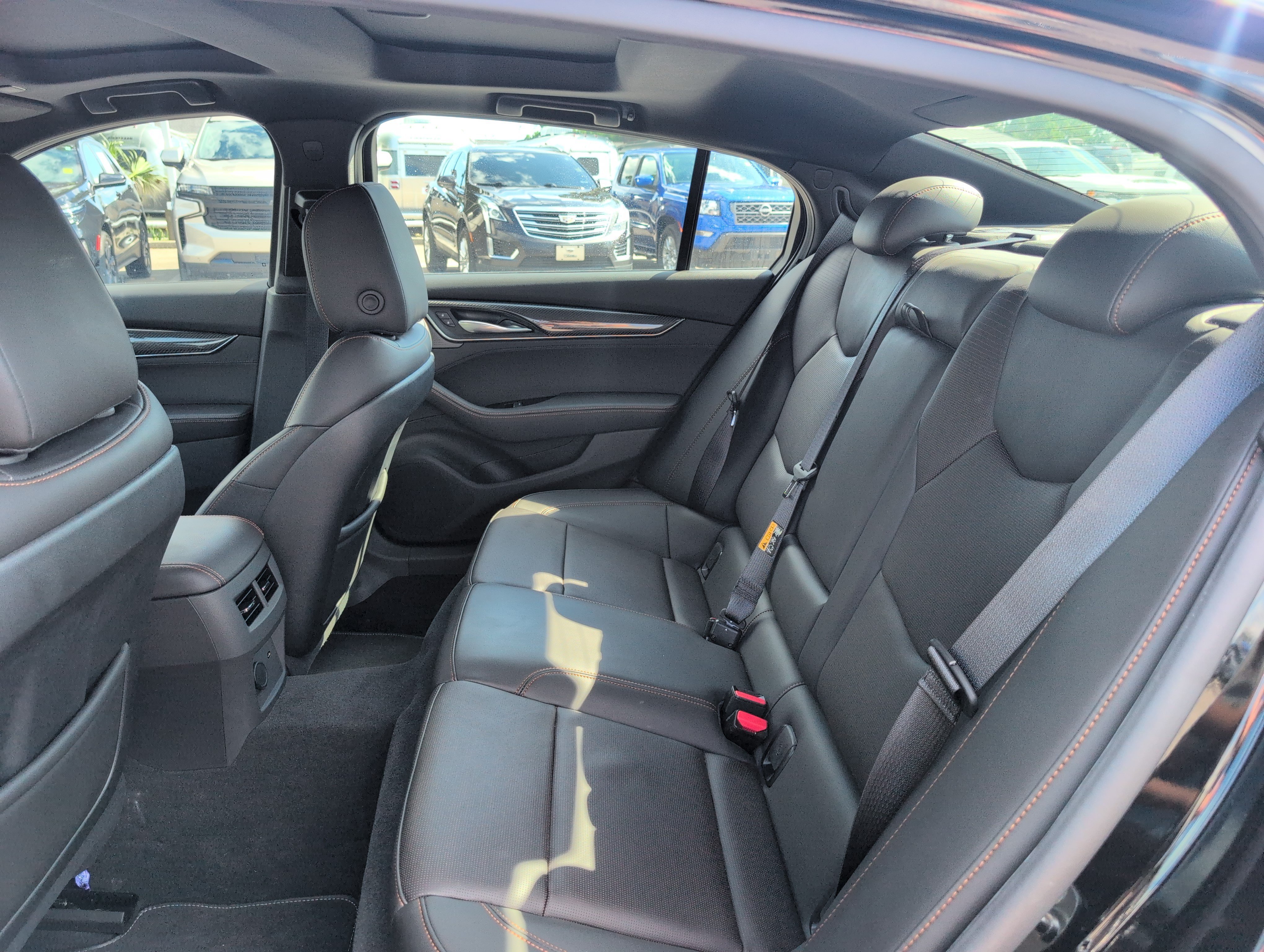 Certified 2025 Cadillac CT5 V w/ LPO, Blue Accent Package RWD image 32