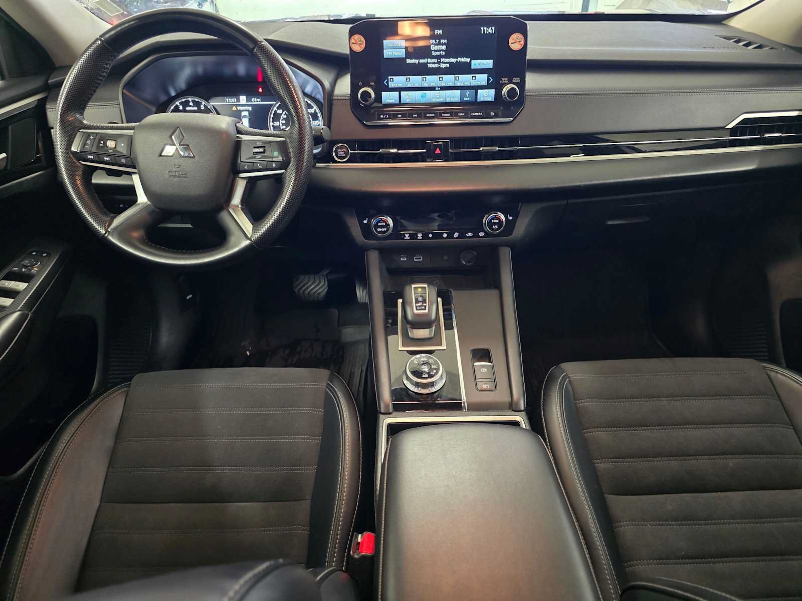 Used 2024 Mitsubishi Outlander SE AWD/4WD image 17