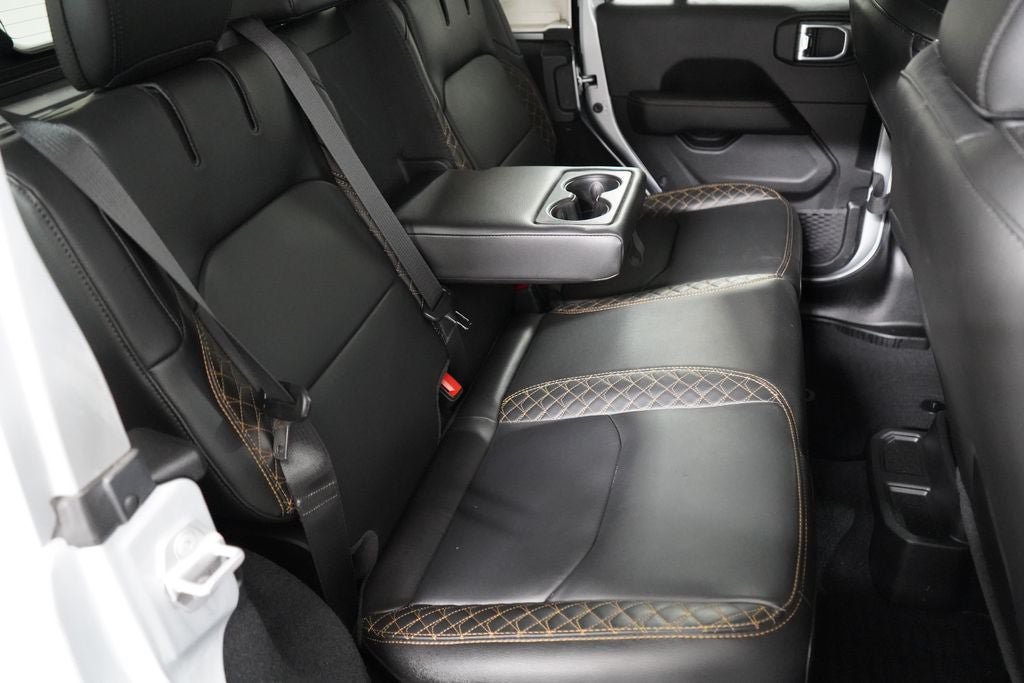 Used 2023 Jeep Wrangler Unlimited Sahara AWD/4WD image 18