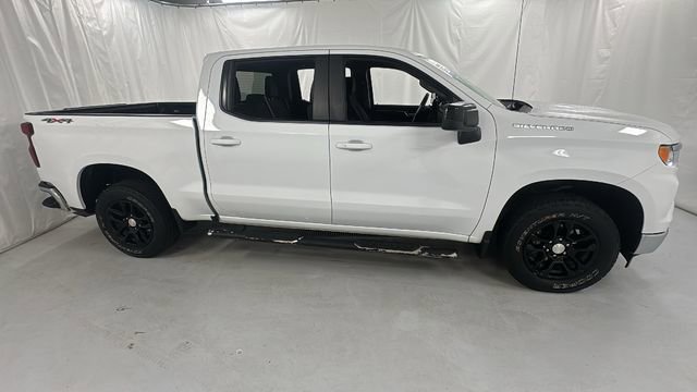Used 2022 Chevrolet Silverado 1500 LT image 2